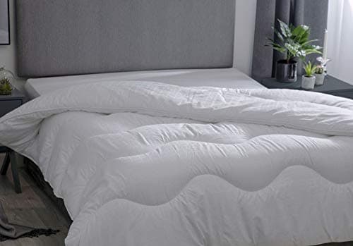 Image of Belledorm Luxury Microfibre Filled Duvet - 10.5 Tog - Hotel Suite (Double)