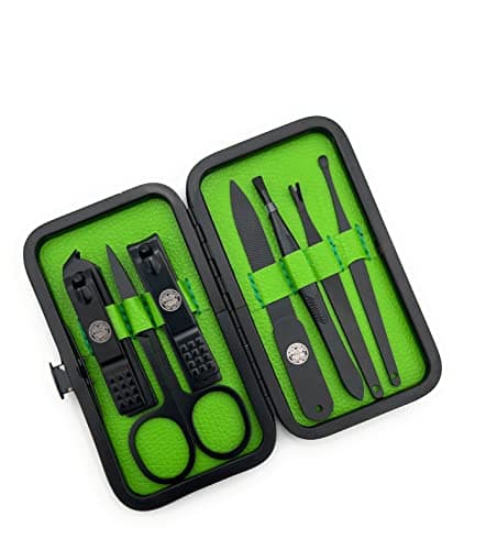 Image of Official Licensed Celtic 7 piece Grooming Set for Him, Great Celtic gift for any occasion. Perfect Celtic FC gift for Dad. New Celtic FC Gift for 2022