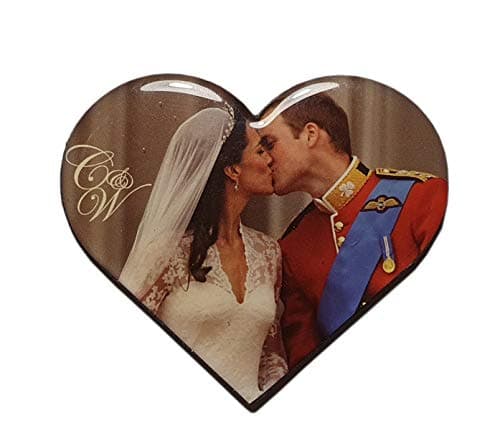 Image of The Kiss Heart Shaped Fridge Magnet - Royal Wedding of Prince William and Catherine Middleton 29 April 2011 Souvenir