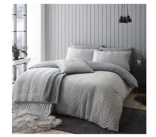 Image of Catherine Lansfield So Soft Velvet Touch Zig Zag Pinsonic Double Duvet Set Silver