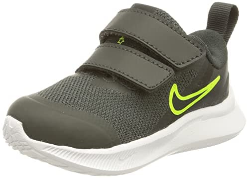 Image of NIKE Unisex Kids Nike Star Runner 3 Sneaker, Dk Smoke Grey Black Black, 2.5 UK Child