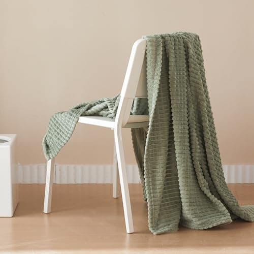 Image of Simple&Opulence Fleece Throw Blanket, Soft Fluffy Sofa Throw, Warm Cozy Microfiber Bed Blanket with Grid Design for All Seasons, 130 x 170CM, Sage Green