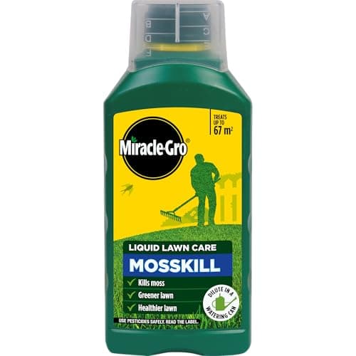 Image of Miracle-Gro Mosskill Liquid Lawn Care, 1 litre concentrate, 67 m² coverage