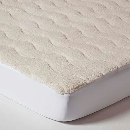 Image of HOMESCAPES 160 x 200 cm Euro King Size Deep Quilted Fleece Mattress Topper 320 GSM Super Thick Protector with Cosy Teddy Sherpa Top 30 cm Deep Stretch Fit Fully Elasticated Skirt