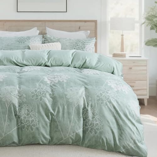 Image of Qucover Sage Green Double Duvet Cover Sets, 3-Piece Rustic Floral Bedding Set 200x200 cm with 2 Pillowcases, Soft Microfiber Botanical Reversible Double Duvet Cover with Metal Zipper and Corner Ties