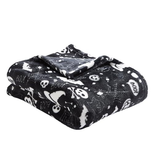 Image of Bedlam - Halloween Fleece Blanket (120 x 150cm) - Super Soft & Cosy Black Fleece Throw with Spooky Bats & Skulls
