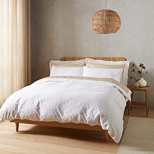 Image of Bianca Fine Linens Bedding Waffle Cotton Circle Cotton Single Duvet Cover Set with Pillowcase White