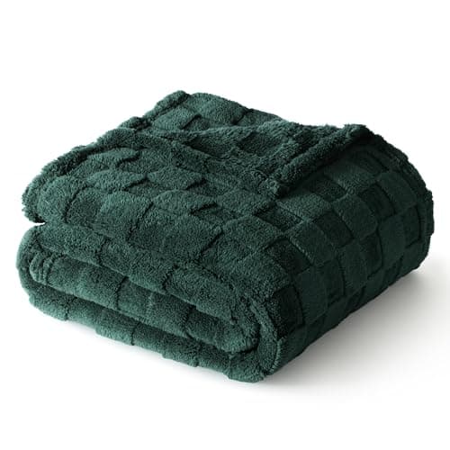 Image of Exclusivo Mezcla Fleece Throw Blanket for Couch,Super Soft and Warm Lightweight Checkered Pattern Blankets for All Seasons, 127x152 CM, Forest Green