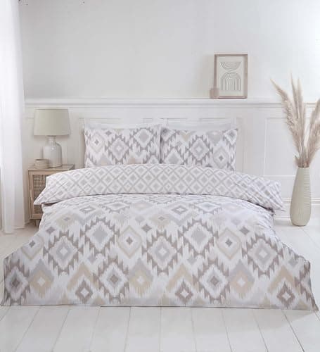 Image of Rapport home Reversible Duvet Cover Set Double Bedding Set (200 x 200 cm) - Ikat Print Soft and Easycare Bedding with Natural Woven Look Breathable & Lightweight Boho Style With Secure Snap Closure
