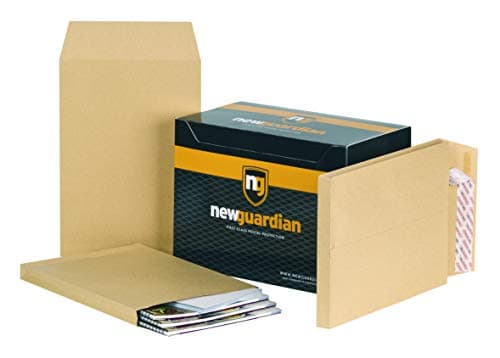 Image of New Guardian Envelopes Heavyweight Peel and Seal Gusset 25mm 130gsm Manilla C4 (Pack 100)