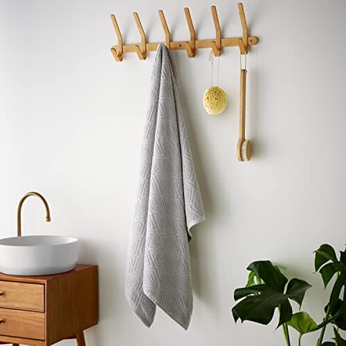Image of Catherine Lansfield Diamond Geo Sculpted 90x140cm Cotton Bath Sheet Grey