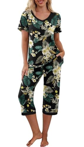 Image of PrinStory Women Pyjamas Set Pjs For Women Sets Short Sleeve Shirt And Capri Pants Loungewear Sets Ladies Sleepwear Nightwear With Pocketsfloral Print (Green Leaf Lily, XXL)