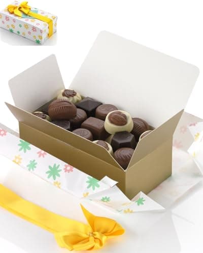 Image of Ballotin of Belgian luxury pralines 250 g, packaged as a gift with yellow ribbon. No preservatives. Premium Belgian chocolate.