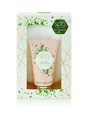 Image of Style & Grace Spa Botanique Fluffy Sock Gift Set 50ml Foot Cream + Fluffy Socks