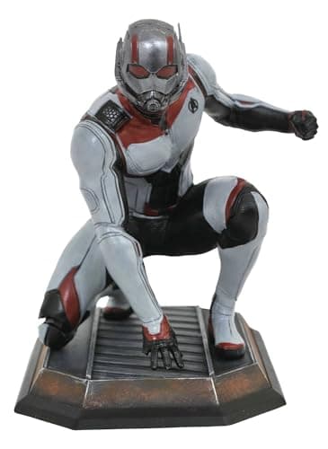 Image of Diamond Select Toys Marvel Gallery: Avengers End Game - Quantum Realm Ant-Man PVC Diorama (MAY192368)