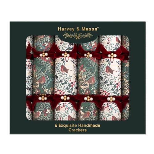 Image of Harvey & Mason Pack of 6 Exquisite Red Robin Christmas Crackers - 13.5" Green White Festive Holly Foliage Xmas Holiday Dinner Table Decorations - Novelty Fun Prizes Gifts Contains Hats Jokes