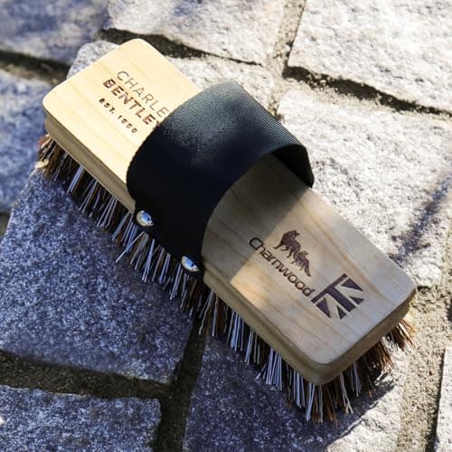 Image of CHARLES BENTLEY Hand Scrub, Charnwood, 8 inch, Scrubbing Brush, for Garden & Outdoor, Maintenance, Premium Brushware, Green, FSC Certified Bassine Wood, Stiff Bassine Bristles, Hand Strap (21x7x5cm)