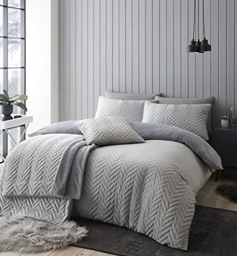 Image of Catherine Lansfield So Soft Velvet Touch Zig Zag Pinsonic King Duvet Set Silver