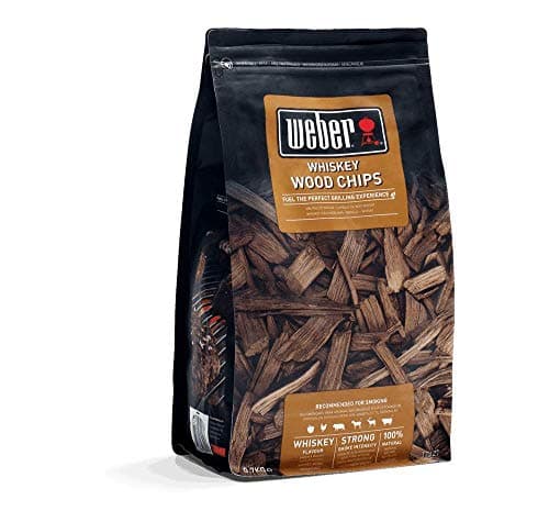 Image of Weber Smoking Chips (700g Pack) - Whiskey, made from whiskey barrels, for vegetables and all types of meat, EU product, sustainably sourced, FSC certified wood (FSC Mix) (17627)