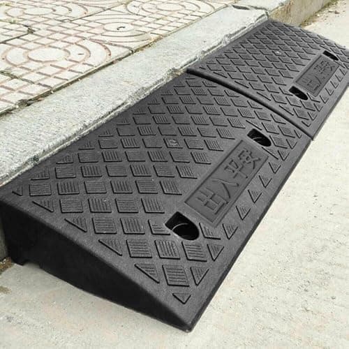 Image of Saffory Kerb Ramps 9cm Height, 2PCS Curb Ramp for Cars, Heavy Duty Threshold Ramp for Wheelchairs, Curb Ram for Driveway, Mobility Scooter/Step,(50x27x9cm) X2