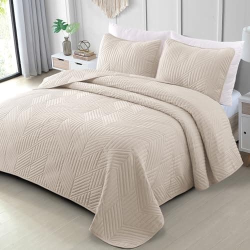 Image of Exclusivo Mezcla Ultrasonic King Quilt Bedding Set, Lightweight Brich Beige Bedspreads Soft Modern Geometric Coverlet Set for All Seasons (1 Quilt and 2 Pillow Shams)