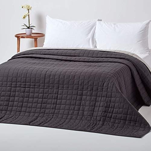Image of HOMESCAPES - 100% Cotton Reversible Twin Colour Quilted Bedspread Throw - Black & Grey - Single 150 x 200 cm - Washable Bedding Sofa Throw