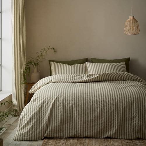 Image of Pineapple Elephant Cotton Rich Woven Stripe Double Duvet Cover Set with Pillowcases Green