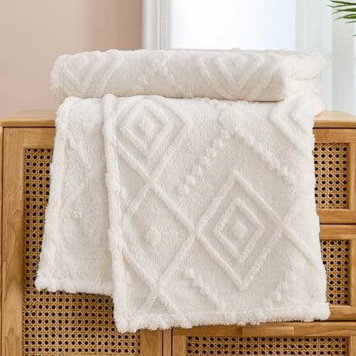 Image of Guchuang Jacquard Diamond Sherpa Fleece Throw Blanket, Cream White Luxury Blanket, Super Soft Fuzzy Plush Decorative Thick Warm Bed Throws for Sofa Couch Travel All Season Use, King 220x240cm