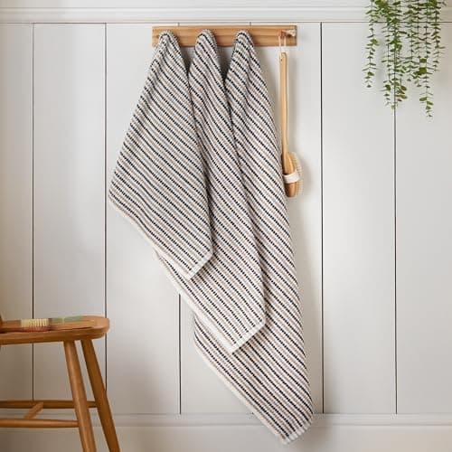 Image of Catherine Lansfield Rice Weave Stripe Cotton 70x127cm Bath Towel Grey