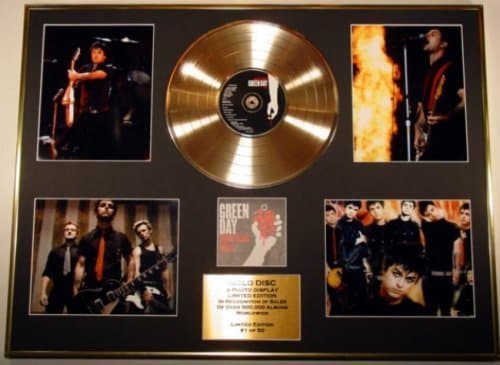 Image of GREEN DAY/GIGANTIC CD GOLD DISC/RECORD & PHOTO DISPLAY/LTD. EDITION/COA/AMERICAN IDIOT