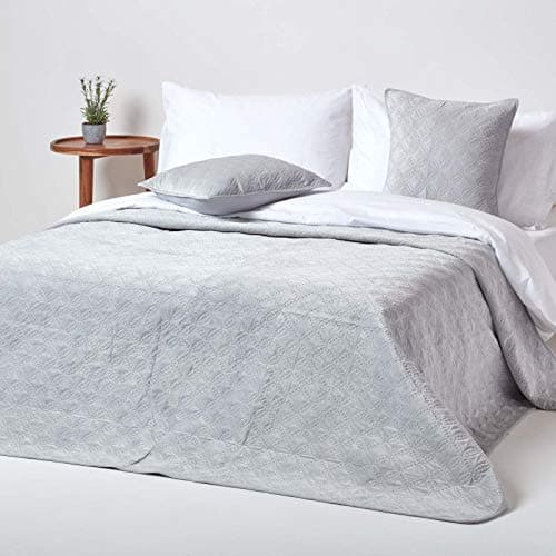 Image of HOMESCAPES Grey Velvet Bedspread Quilted Geometric Throw for Double Bed - 200 x 200 cm