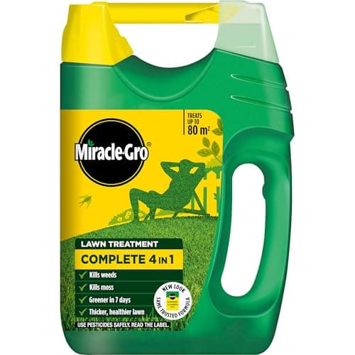 Image of Miracle-Gro Complete 4 in 1 Lawn Food, 80 m² handheld spreader, Lawn Food, Weed & Moss Control