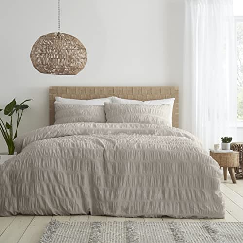 Image of Catherine Lansfield Bedding Seersucker Double Duvet Cover Set with Pillowcases Natural