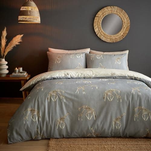 Image of Fusion Giraffe Print Duvet Cover – King Size 230 x 220cm – Reversible Zoo Animal Bedding – Grey and White – Popper Closure – Giraffe Bedroom Furnishing
