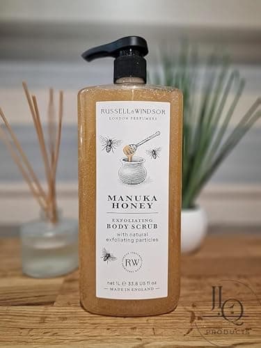 Image of Russell & Windsor Manuka Honey Exfoliating Body Scrub, Natural Exfoliating Particles, Honey & Milk Scent. net 1L. MADE IN ENGLAND
