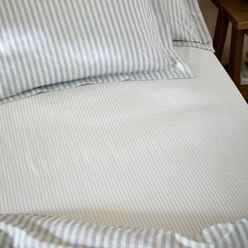 Image of furn. Yard Hebden 100% Cotton Narrow Stripe Fitted Sheet – Ultra Soft Striped Textured Bed Sheet (Mineral Blue – Double)