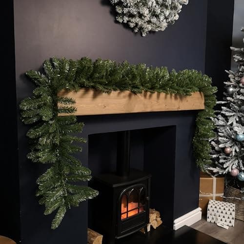 Image of 2.7m Plain Green Christmas Garland with 260 Bullet Tips
