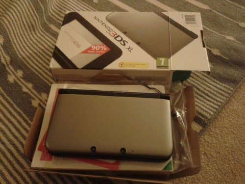Image of Nintendo Handheld Console 3DS XL - Silver/Black (Nintendo 3DS)