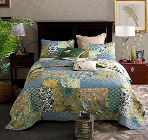 Image of Qucover Patchwork Quilted Bedspread Double 100% Cotton Retro Chic Paisley Printed Floral Patchwork Quilts 230x230 cm for Beds, Double Bed Coverlets with 2 Pillow Shams
