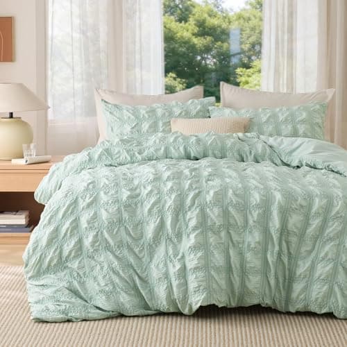 Image of Bedsure King Size Duvet Cover – Sage Green Seersucker Duvet Cover Sets, Puckering Textured Bedding Set, Soft Breathable Quilt Cover with Zipper Closure, 230x220 cm with 2 Pillowcases