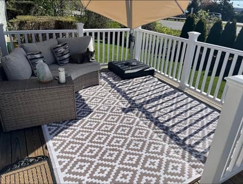 Image of AH® Geometric Grey/White Outdoor Picnic Rug 4x6ft Reversible & Easy Clean Deck Patio Rug, Ant Slip, Stain/UV Resistant Foldable Portable Waterproof Woven Plastic Rug 120cm x 180cm with Keep Tidy Bag