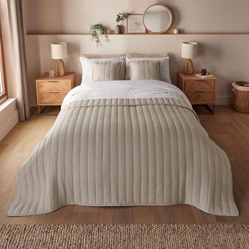 Image of Silentnight Supersoft Quilted Bedspread - Add a Layer of Extra Style and Warmth - Smooth Comfy Touch Microfibre Coverlet Bed Sofa Throw - Machine Washable and Non-Iron Fabric - 150x200cm, Natural