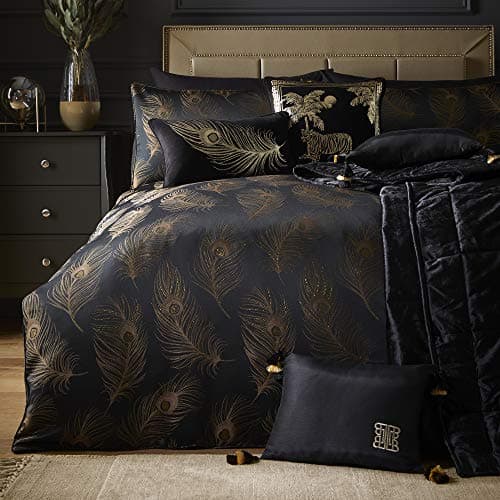 Image of Laurence Llewelyn-Bowen - Dandy - Jacquard Woven Duvet Cover Set - Double Bed Size in Black & Gold