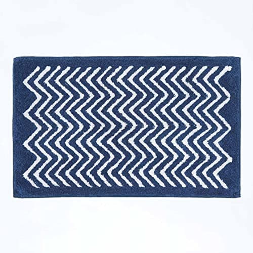 Image of HOMESCAPES Super Absorbent Soft ‘Tidal’ Blue and White 100% Cotton Bathmat with Geometric Chevron Pattern and Non Slip Latex Backing, 50 x 80 cm Large Shower Mat Machine Washable