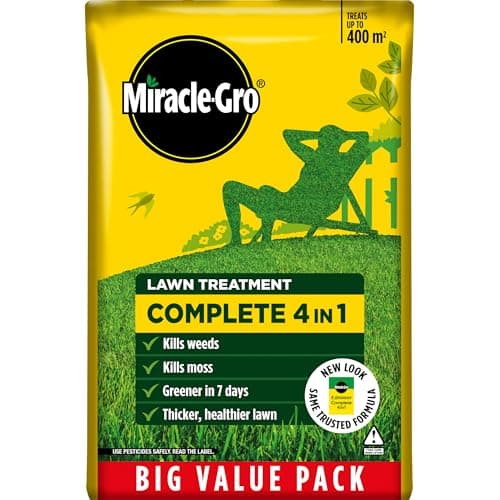 Image of Miracle-Gro Complete 4 in 1 Lawn Food, 400 m² bag, Lawn Food, Weed & Moss Control