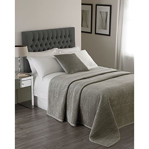 Image of Riva Home Paoletti Brooklands Luxury King Size Bedspread - Silver Grey - Velvet Feel Quilt Design - Linen Border - 100% Polyester Filling - 240 x 250cm (94" x 98" inches)