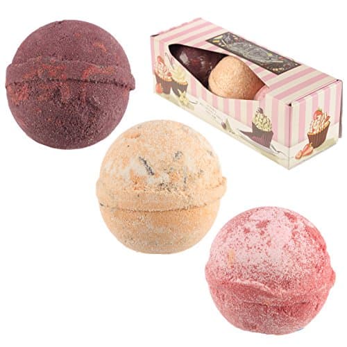 Image of Puckator Set of 3 Cupcake Bath Buns Bath Bombs - Sweet Scents