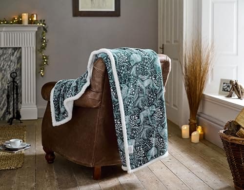 Image of Deyongs Woodland Folk Sherpa Fleece Throw Blanket, Super Soft Reversible 220gsm Flannel / 200gsm Sherpa, Winter Cosy Bed & Sofa Blanket, Machine Washable, Green, 140 x 180 Warm Snuggle Decor