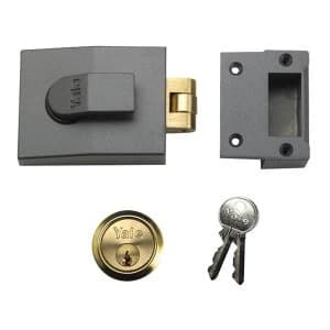 Yale Locks 81 Rollerbolt Nightlatch 60mm Backset DMG Finish Box
