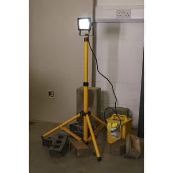Sealey LED099 Telescopic Floodlight 10W SMD LED 110V